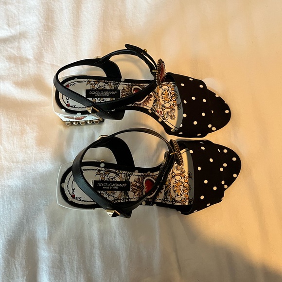 Gently preowned Dolce and Gabbana block heels with heart details! - Picture 5 of 10